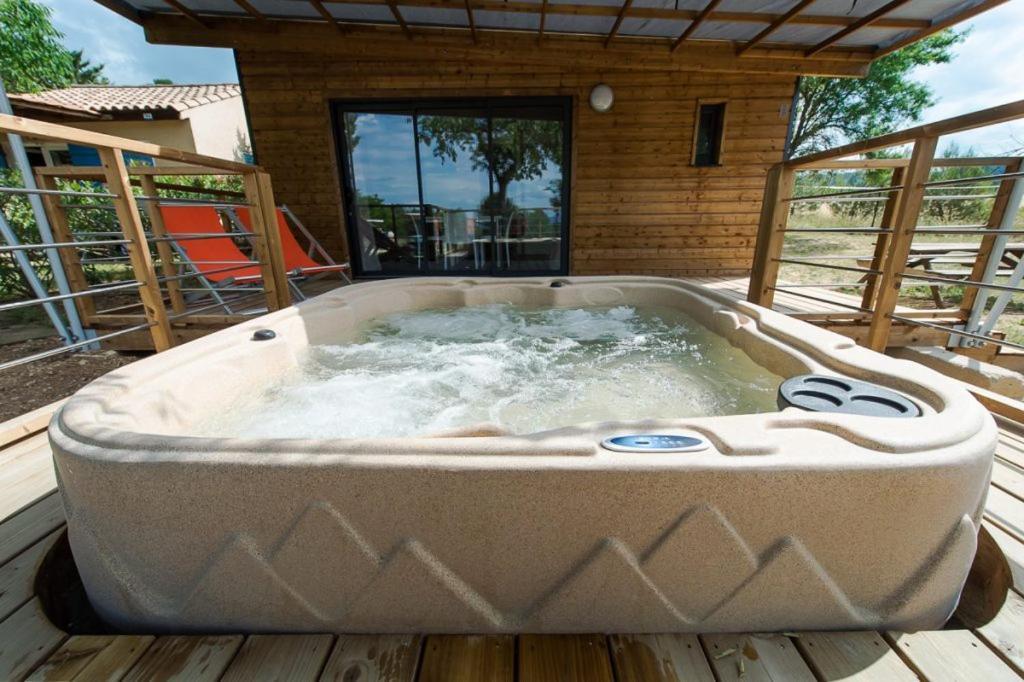 Les Hautes Prairies Hotel *